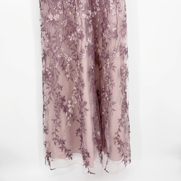 La Femme | Dusty Lilac Lace Column Beaded Gown, Sz 6 - Picture 9 of 12